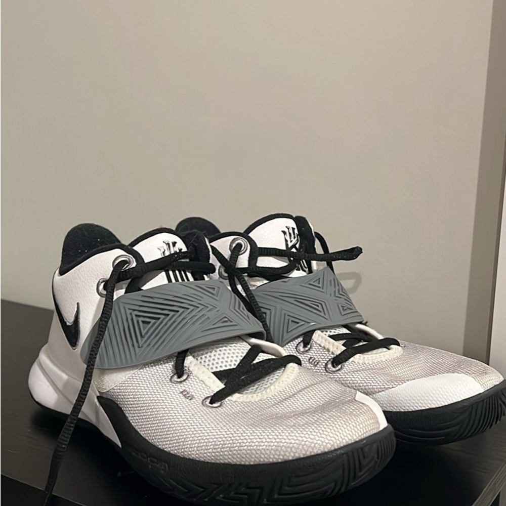Nike White and Black Basketball Shoes